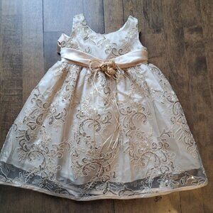 quality Formal wear dress gold dress size Medium baby (2-3) Ceci made in USA